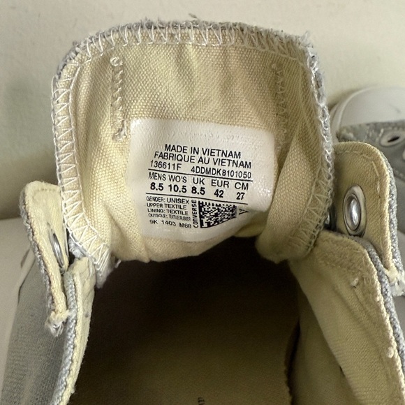 Converse: Mens or Women's Gray Slip-On Sneakers, Size M8.5 / W10.5 - Picture 7 of 8